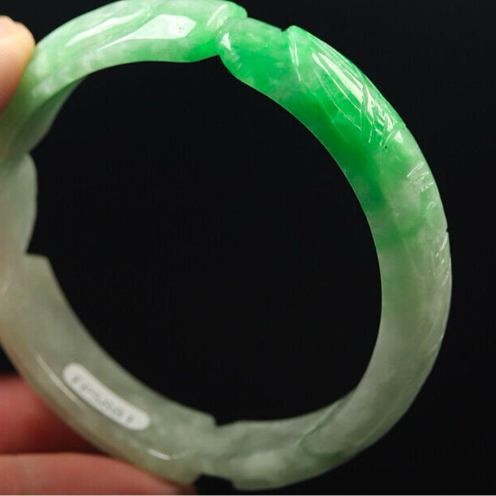 Elegant Green Jade Bracelet
